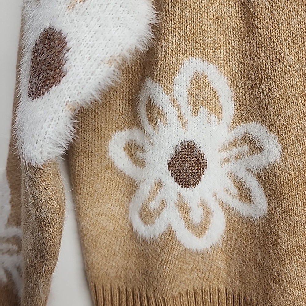 Dokotoo Tan & White Floral Button-down Cardigan Sweater Sz L Gardencore Adorable - Picture 2 of 10